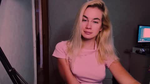 Snapshot of carinfox chatting on September 16, 6:58 am Carin online show from September 16, 6:58 am