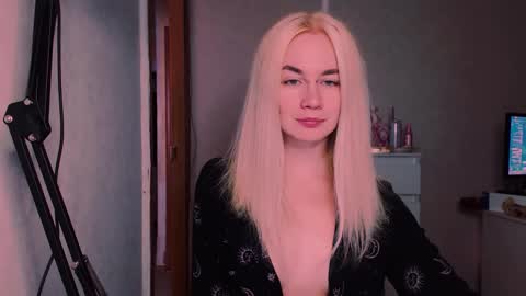 Snapshot of carinfox chatting on September 27, 6:35 pm Carin online show from September 27, 6:35 pm