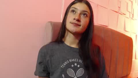 Snapshot of caritoluna_ chatting on December 3, 3:14 am Carito online show from December 3, 3:14 am