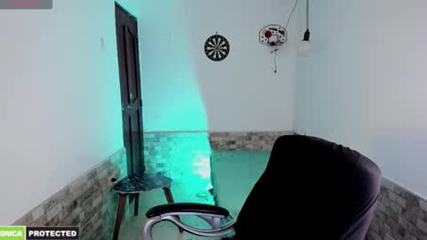 Snapshot of carl_smithh chatting on December 5, 4:32 am Carl online show from December 5, 4:32 am