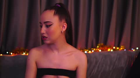 CarlaGavin online show from February 3, 1:40 pm