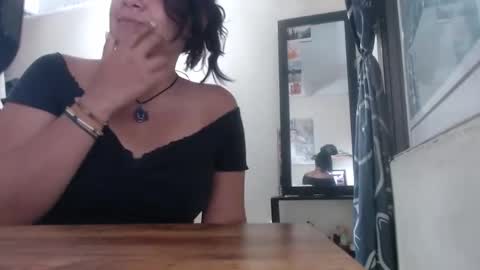 Snapshot of carlajames_1 chatting on January 22, 12:27 am carlajames_1 online show from January 22, 12:27 am