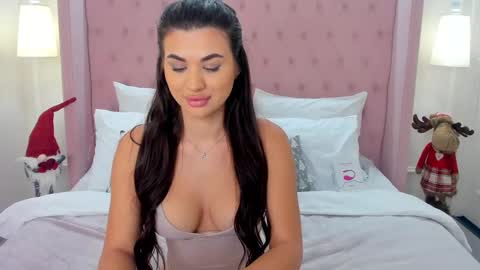 Carla online show from December 16, 1:43 pm