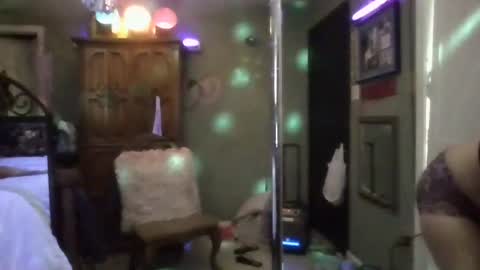 carleydenza83 online show from April 12, 5:12 am