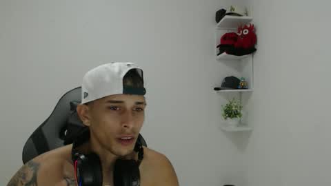 carlossmi01 online show from November 9, 2:54 am