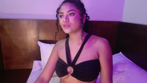 Snapshot of carly_monroe_ chatting on October 24, 10:17 pm Carly Monroe online show from October 24, 10:17 pm