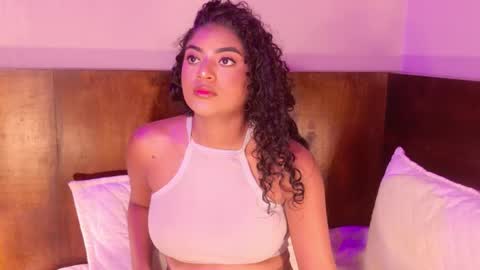 Snapshot of carly_monroe_ chatting on October 27, 10:14 pm Carly Monroe online show from October 27, 10:14 pm