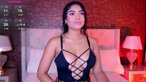 Snapshot of carly_monroe_ chatting on December 2, 9:58 am Carly Monroe online show from December 2, 9:58 am