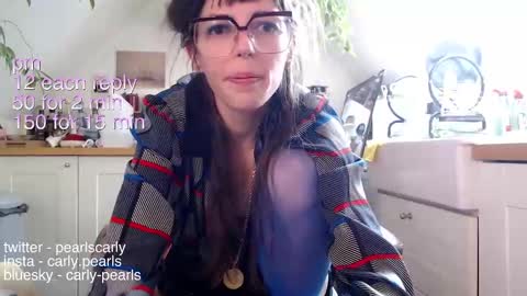 Snapshot of carlypearls chatting on February 27, 12:34 pm Carly Pearls online show from February 27, 12:34 pm