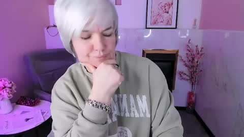 Carmen online show from April 10, 9:19 pm