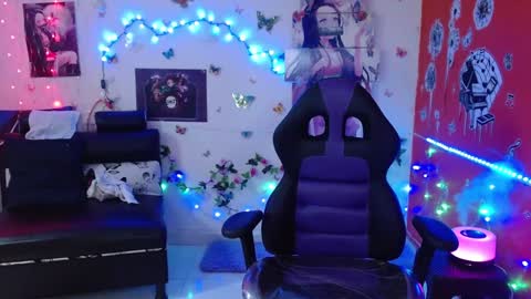 Carolina online show from January 18, 2:03 am