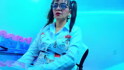 Snapshot of carol_miss2 chatting on October 1, 10:43 am CAROL online show from October 1, 10:43 am