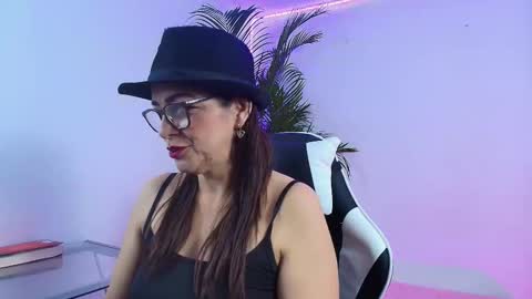 Snapshot of carol_miss2 chatting on October 3, 10:23 am CAROL online show from October 3, 10:23 am