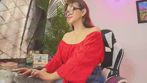 Snapshot of carol_miss2 chatting on November 1, 12:18 pm CAROL online show from November 1, 12:18 pm