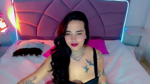 Snapshot of carolaine01 chatting on October 16, 8:32 pm Carolaine01 online show from October 16, 8:32 pm