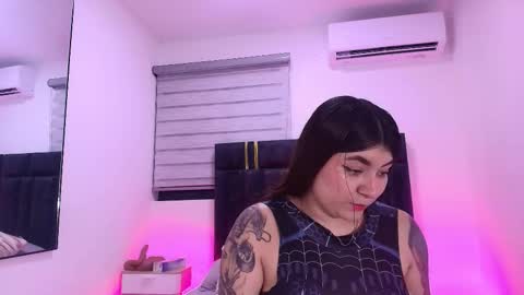 Snapshot of carolayrosse chatting on February 19, 3:13 am carola online show from February 19, 3:13 am