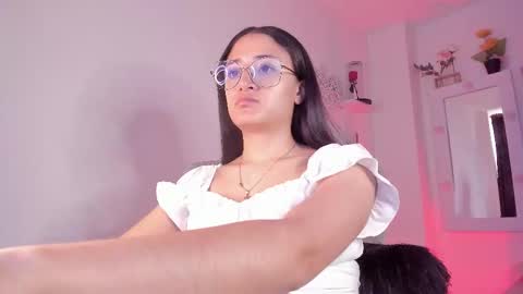 Caroline online show from September 15, 5:35 pm