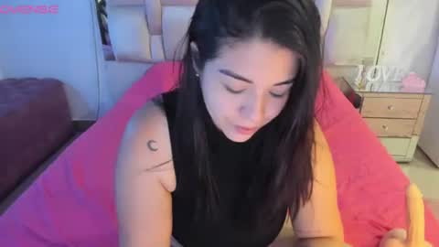 Snapshot of carolinafox_ chatting on March 4, 3:11 am caroline online show from March 4, 3:11 am