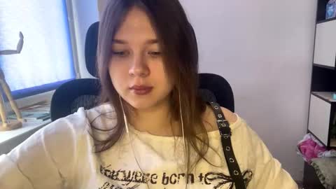 carolindueno online show from February 28, 7:42 am