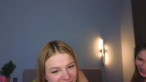 Caroline online show from December 27, 2:47 am