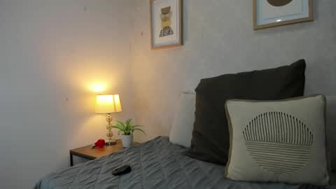  Caroline  online show from November 19, 11:32 am