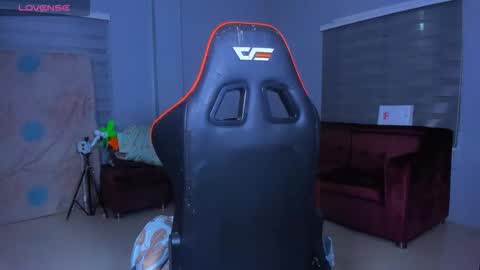 Snapshot of caroline_east chatting on October 8, 10:46 am caroline_east online show from October 8, 10:46 am