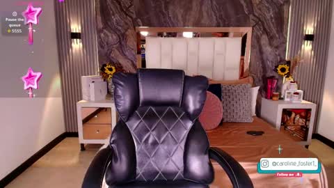 caroline_foster1 online show from April 16, 12:17 pm