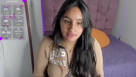 Snapshot of caroline_rodriguez_9 chatting on September 25, 11:52 pm caroline_rodriguez_9 online show from September 25, 11:52 pm