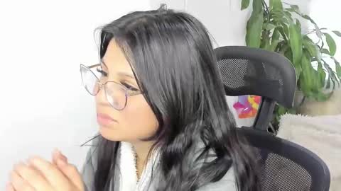 Snapshot of caroline_rodriguez_9 chatting on September 27, 4:12 pm caroline_rodriguez_9 online show from September 27, 4:12 pm