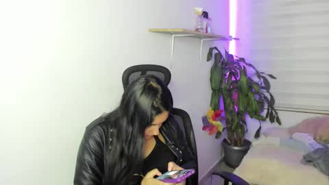 Snapshot of caroline_rodriguez_9 chatting on September 30, 3:33 am caroline_rodriguez_9 online show from September 30, 3:33 am
