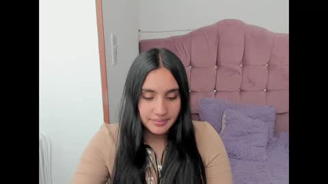Snapshot of caroline_rodriguez_9 chatting on October 6, 7:44 pm caroline_rodriguez_9 online show from October 6, 7:44 pm