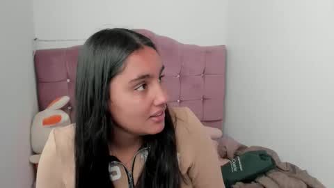 Snapshot of caroline_rodriguez_9 chatting on October 16, 7:15 pm caroline_rodriguez_9 online show from October 16, 7:15 pm