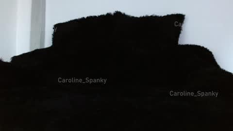 Snapshot of caroline_spanky chatting on December 18, 10:13 pm caroline online show from December 18, 10:13 pm