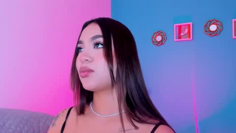 CarolineeGarcia online show from February 24, 1:42 pm