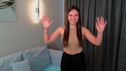 Snapshot of carolinewebster chatting on December 20, 10:00 am Eva online show from December 20, 10:00 am