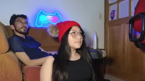 Snapshot of caroll_luna chatting on December 5, 12:30 am kitty online show from December 5, 12:30 am