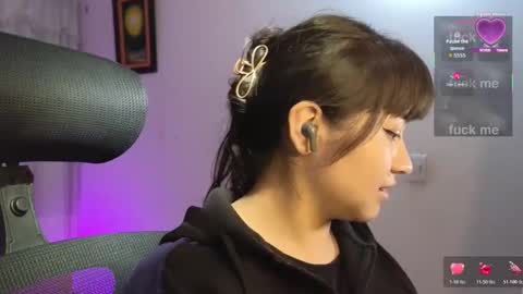 Snapshot of caroll_luna chatting on October 27, 3:54 am kitty online show from October 27, 3:54 am