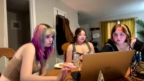 carpetmunchers online show from March 8, 11:52 pm