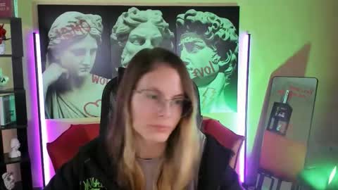 Snapshot of carrie_roses chatting on September 10, 4:12 am carrie_roses online show from September 10, 4:12 am