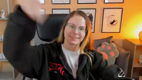 Snapshot of carrie_roses chatting on September 12, 4:34 am carrie_roses online show from September 12, 4:34 am