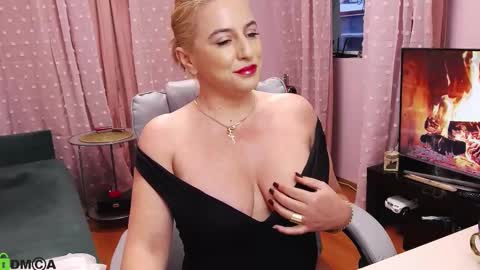 Snapshot of carrielovex chatting on February 16, 5:26 am Carrie online show from February 16, 5:26 am