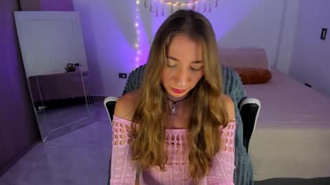 Snapshot of carriexwood chatting on December 30, 7:11 pm Nia  online show from December 30, 7:11 pm