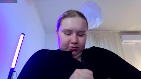 Snapshot of caseyrobbinss chatting on October 1, 5:24 am Casey Robbins online show from October 1, 5:24 am