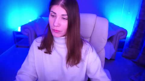 Snapshot of cassandragood chatting on December 3, 7:27 am Lena online show from December 3, 7:27 am