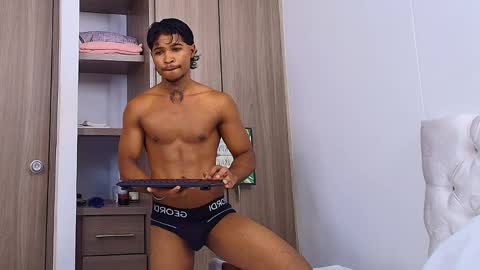 Snapshot of cassian_gold chatting on April 29, 8:04 pm CASSIAN GOLD online show from April 29, 8:04 pm
