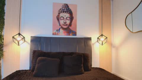 Snapshot of cassie_bloom chatting on December 4, 8:06 pm cassie_bloom online show from December 4, 8:06 pm