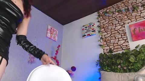 Casie  online show from December 18, 6:25 pm