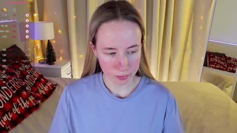 Snapshot of cassie_kelman chatting on January 13, 3:23 am Cassie online show from January 13, 3:23 am