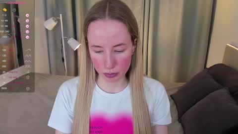 Snapshot of cassie_kelman chatting on January 30, 9:04 pm Cassie online show from January 30, 9:04 pm