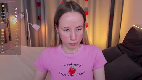 Snapshot of cassie_kelman chatting on February 14, 12:30 am Cassie online show from February 14, 12:30 am